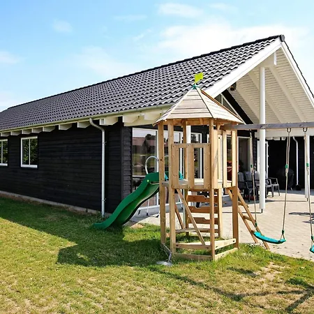 4 Star In Hébergement de vacances Bogense